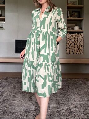 100% cotton Green & Cream Abstract Print Tiered Women’s Dress medium